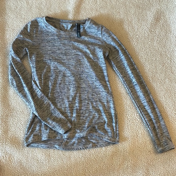 Tops - Open Back Long Sleeve Work Out Top